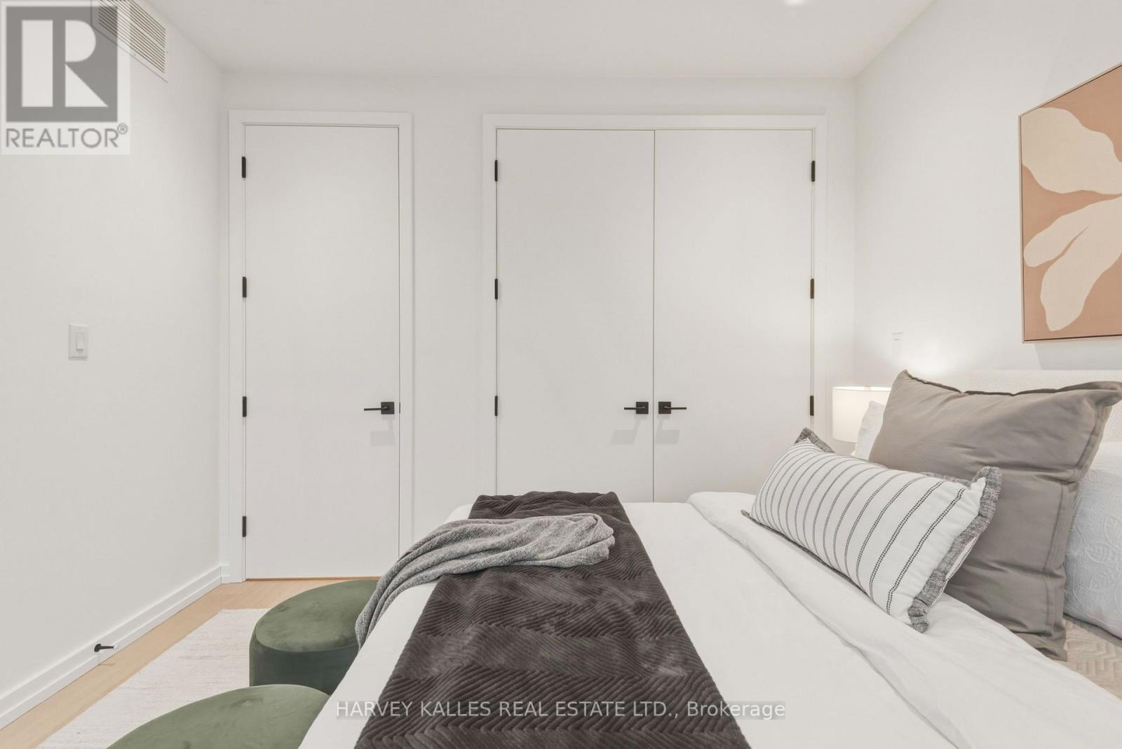 45 Gloucester Grove, Toronto, Ontario  M6C 2A2 - Photo 28 - C12970230