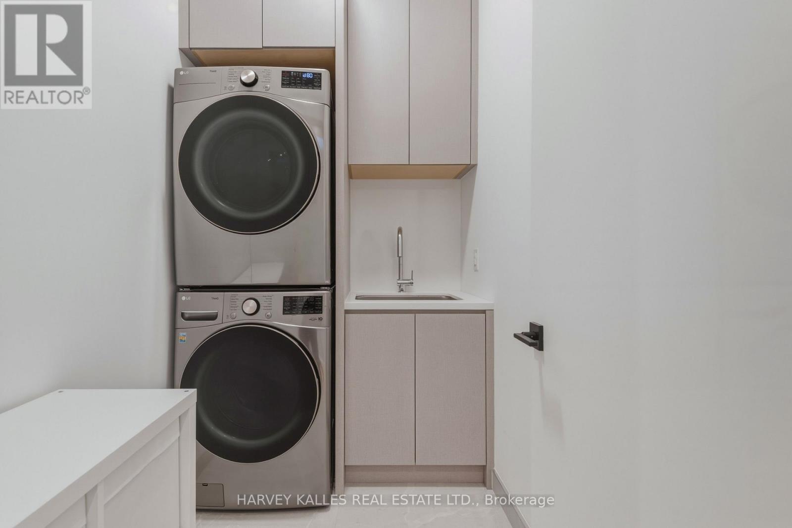 45 Gloucester Grove, Toronto, Ontario  M6C 2A2 - Photo 32 - C12970230