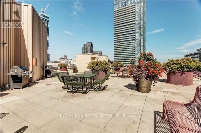 1414 - 711 Bay Street, Toronto (Bay Street Corridor), Ontario  M5G 2J8 - Photo 8 - C12970234