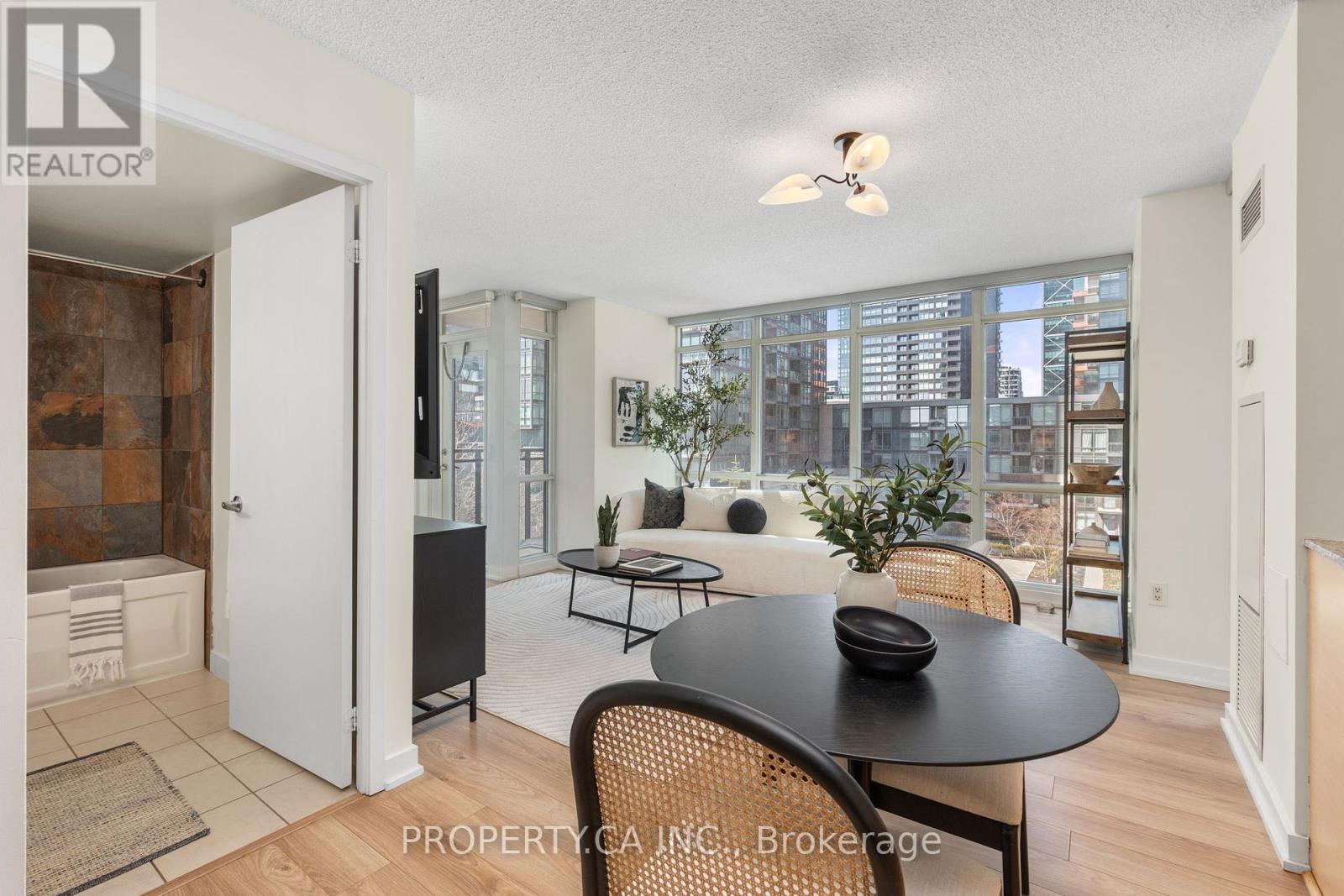 503 - 11 Brunel Court, Toronto, Ontario  M5V 3Y3 - Photo 11 - C12970268