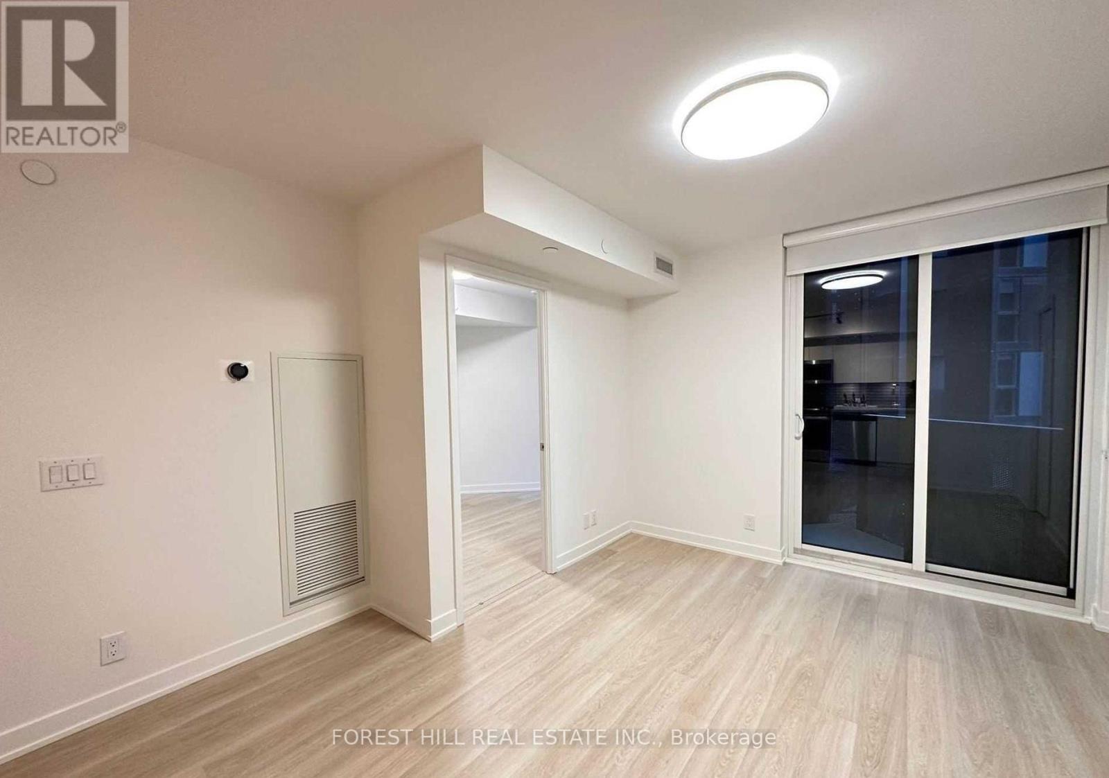 302 - 30 Tretti Way, Toronto (Clanton Park), Ontario  M3H 0E3 - Photo 8 - C12970300