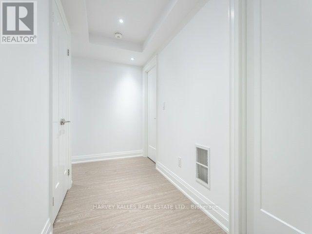 2 - 52 College View Avenue, Toronto, Ontario  M5P 1J5 - Photo 11 - C12970326