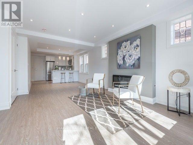 2 - 52 College View Avenue, Toronto, Ontario  M5P 1J5 - Photo 2 - C12970326