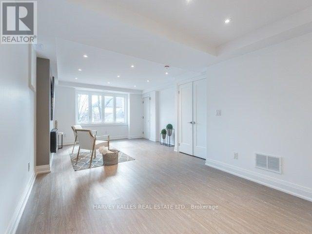 2 - 52 College View Avenue, Toronto, Ontario  M5P 1J5 - Photo 6 - C12970326