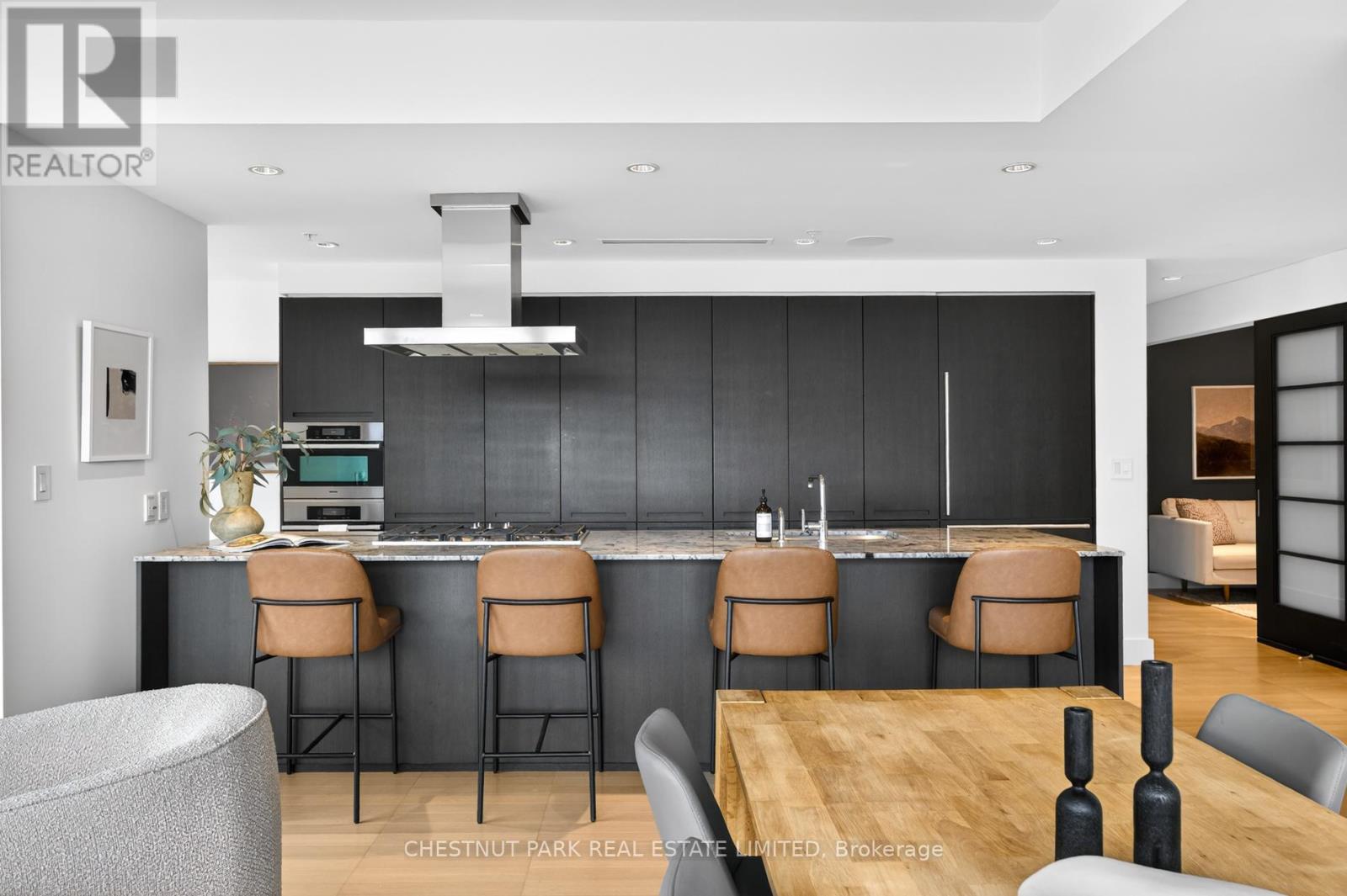 2806 - 180 University Avenue, Toronto, Ontario  M5H 0A2 - Photo 11 - C12970378