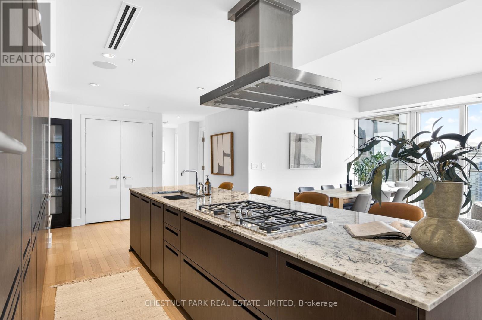 2806 - 180 University Avenue, Toronto, Ontario  M5H 0A2 - Photo 14 - C12970378