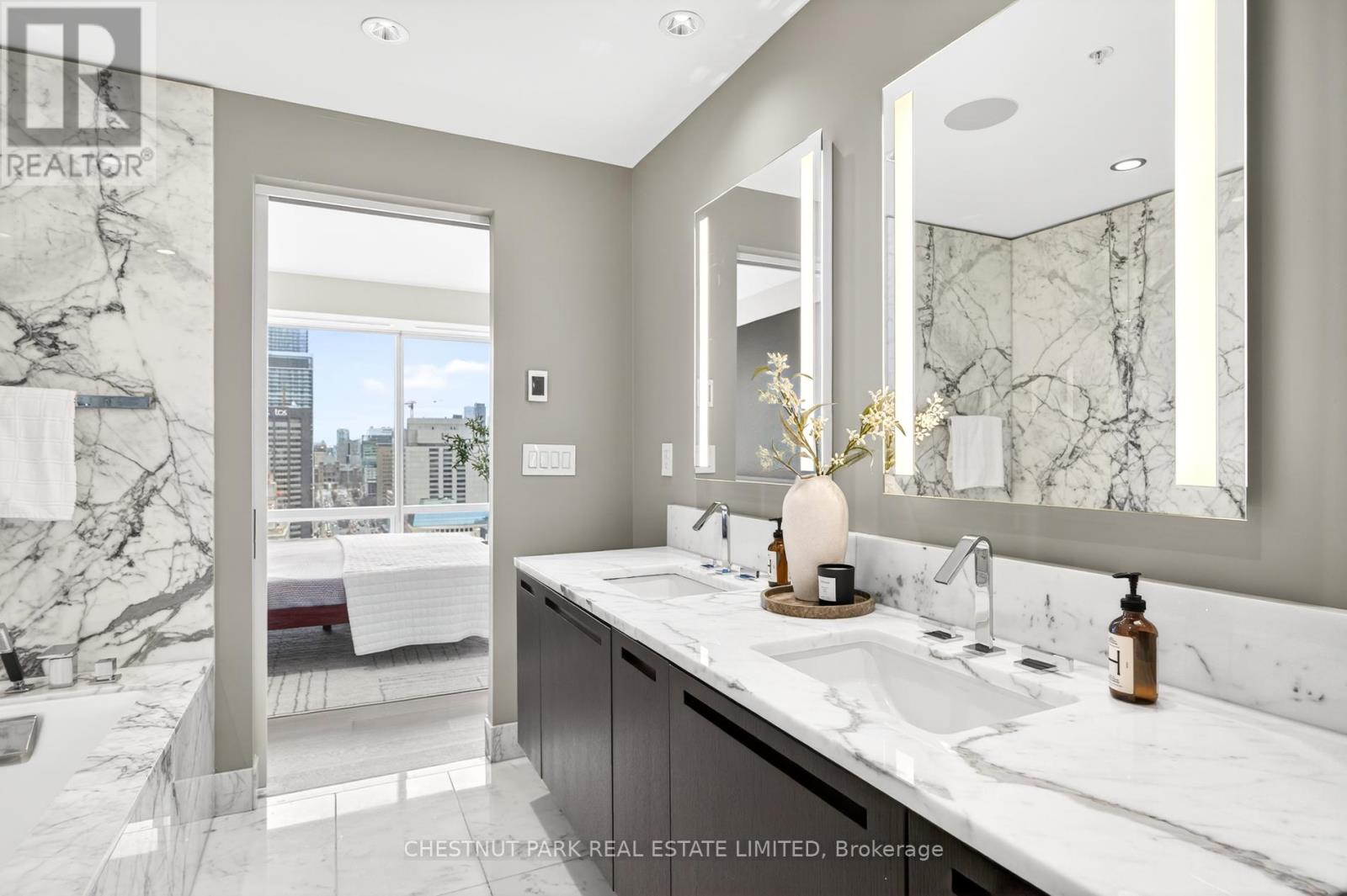 2806 - 180 University Avenue, Toronto, Ontario  M5H 0A2 - Photo 27 - C12970378