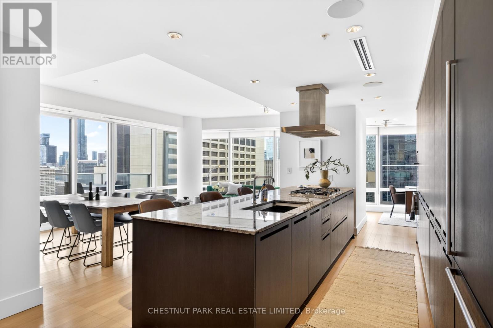 2806 - 180 University Avenue, Toronto, Ontario  M5H 0A2 - Photo 3 - C12970378