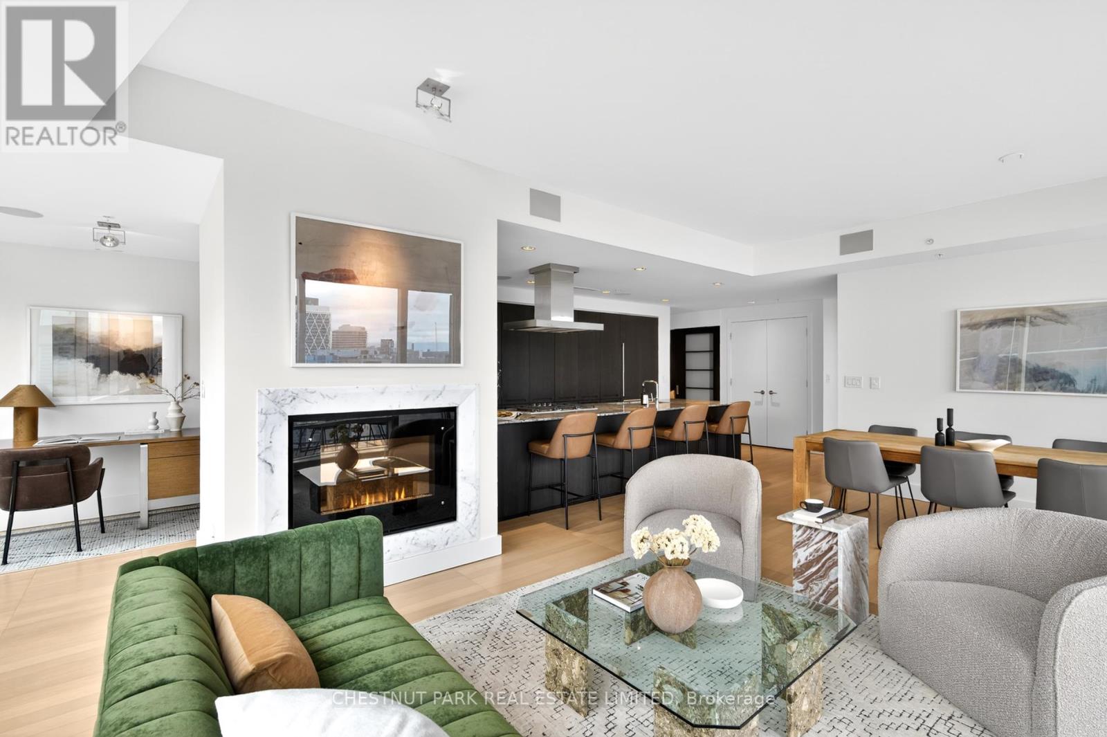 2806 - 180 University Avenue, Toronto, Ontario  M5H 0A2 - Photo 9 - C12970378