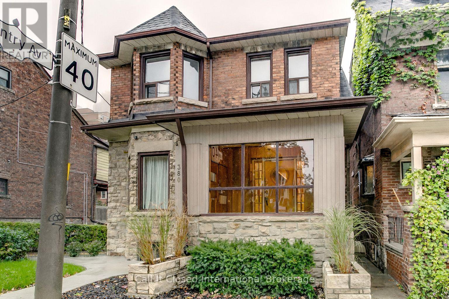 380 Spadina Road, Toronto, Ontario  M5P 2V9 - Photo 2 - C12970556