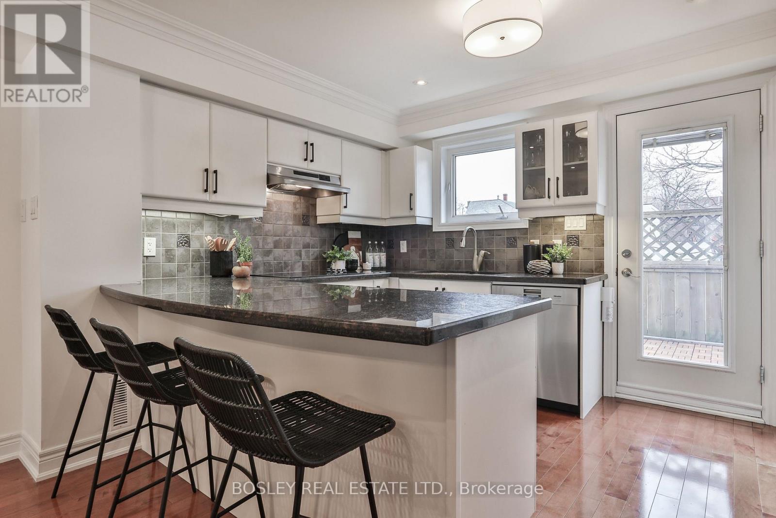 188 Mccaul Street, Toronto, Ontario  M5T 1W5 - Photo 10 - C12970612