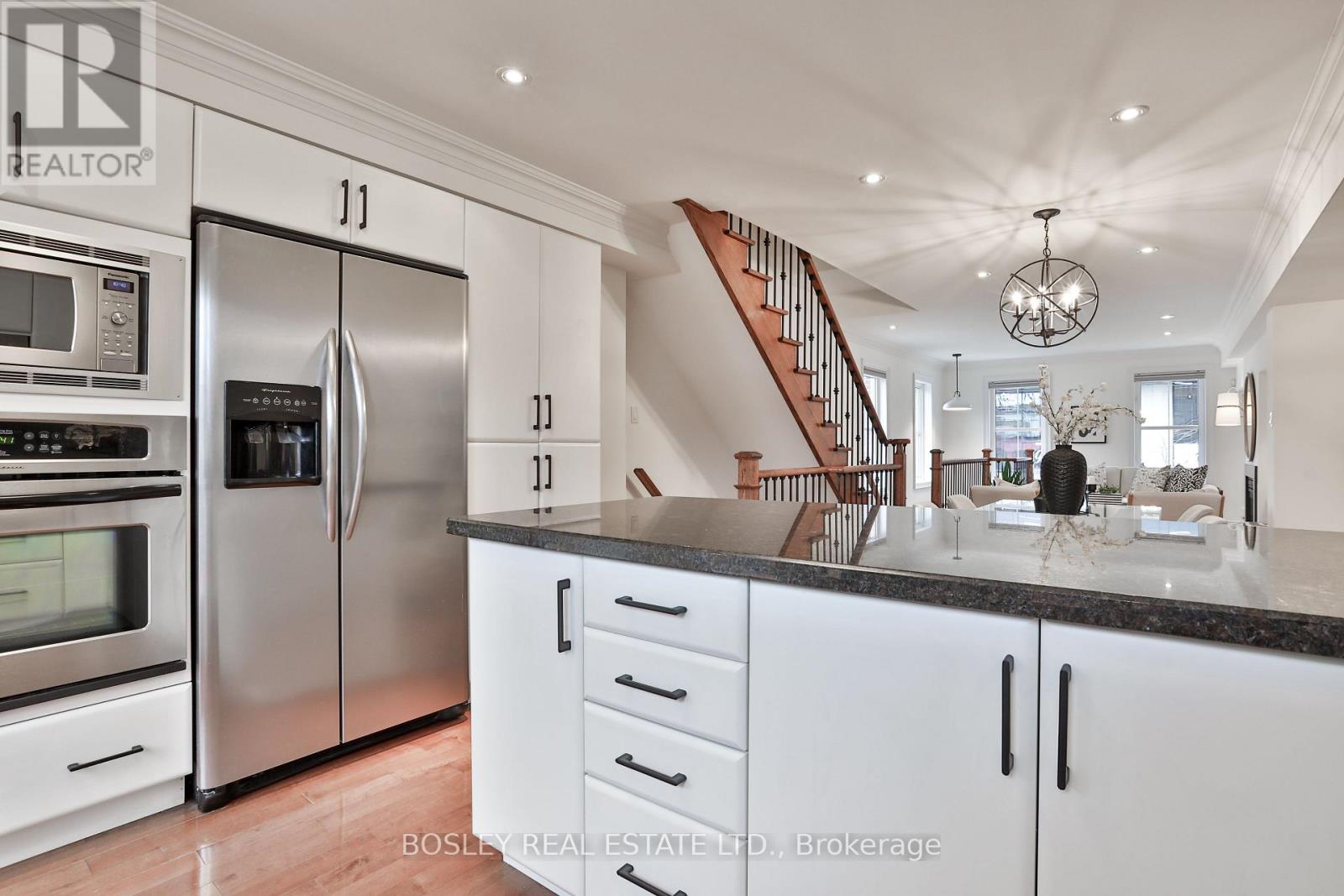 188 Mccaul Street, Toronto, Ontario  M5T 1W5 - Photo 13 - C12970612