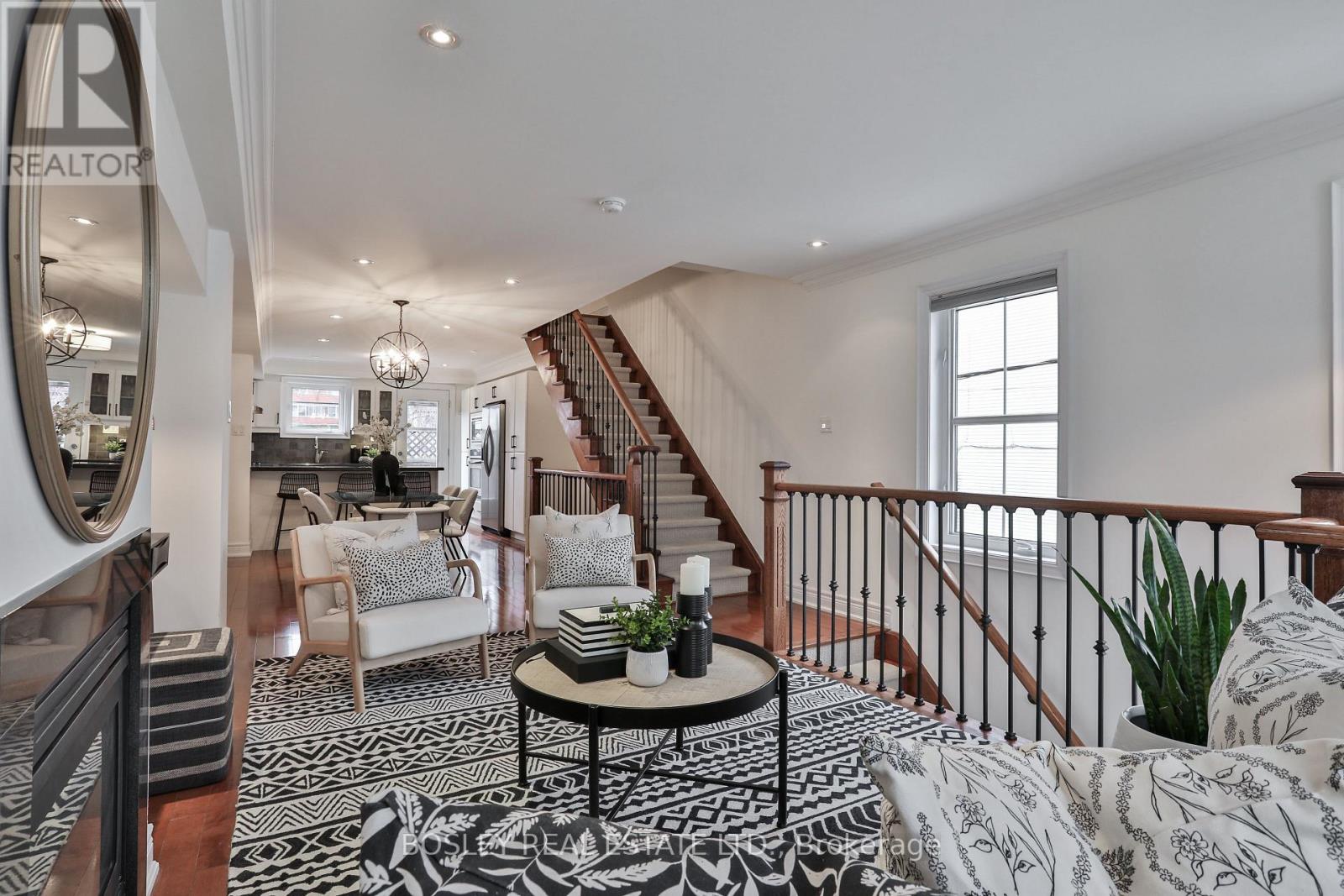 188 Mccaul Street, Toronto, Ontario  M5T 1W5 - Photo 2 - C12970612