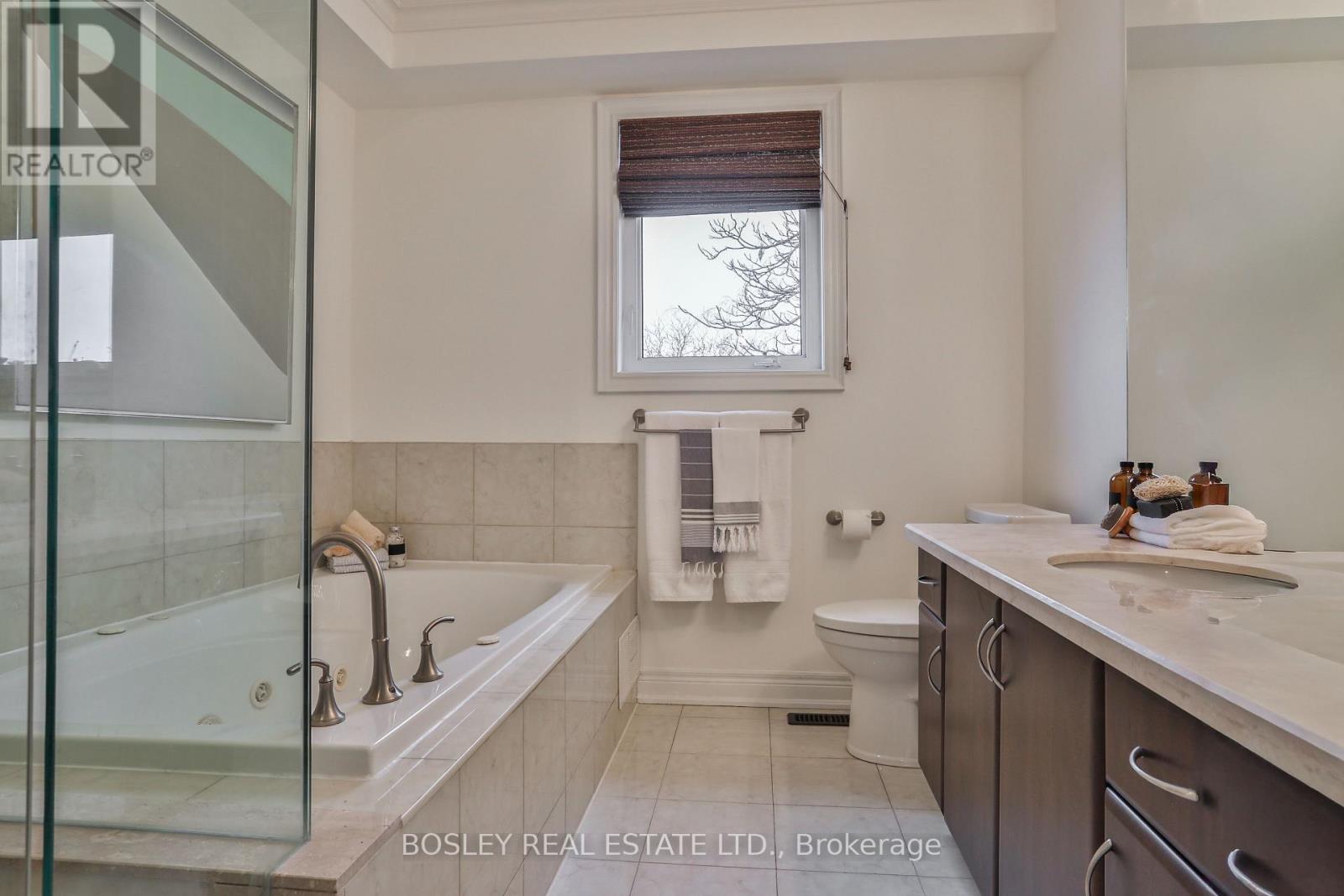 188 Mccaul Street, Toronto, Ontario  M5T 1W5 - Photo 22 - C12970612