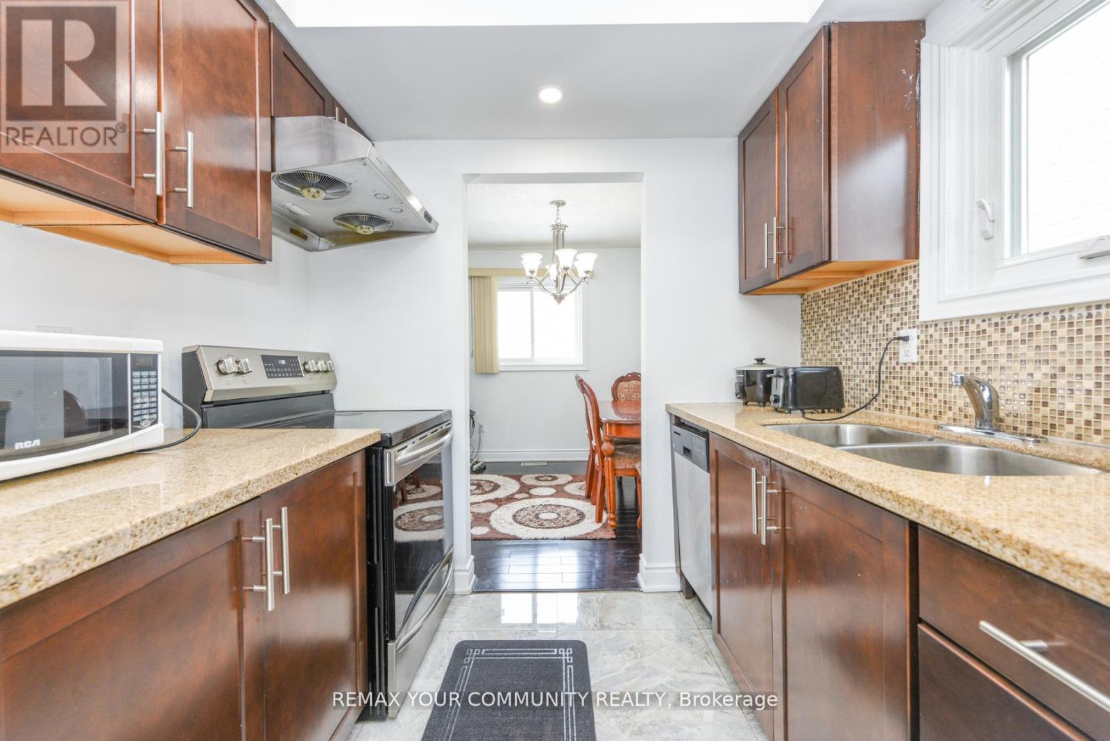 64 Chatfield Drive, Ajax, Ontario  L1T 2K1 - Photo 18 - E12970304