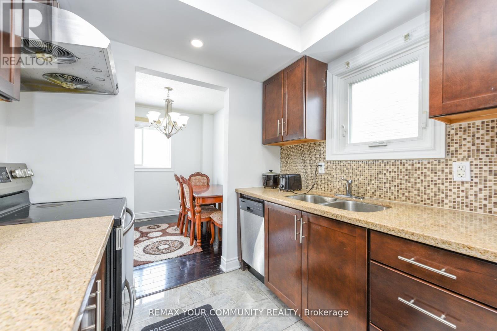 64 Chatfield Drive, Ajax, Ontario  L1T 2K1 - Photo 19 - E12970304