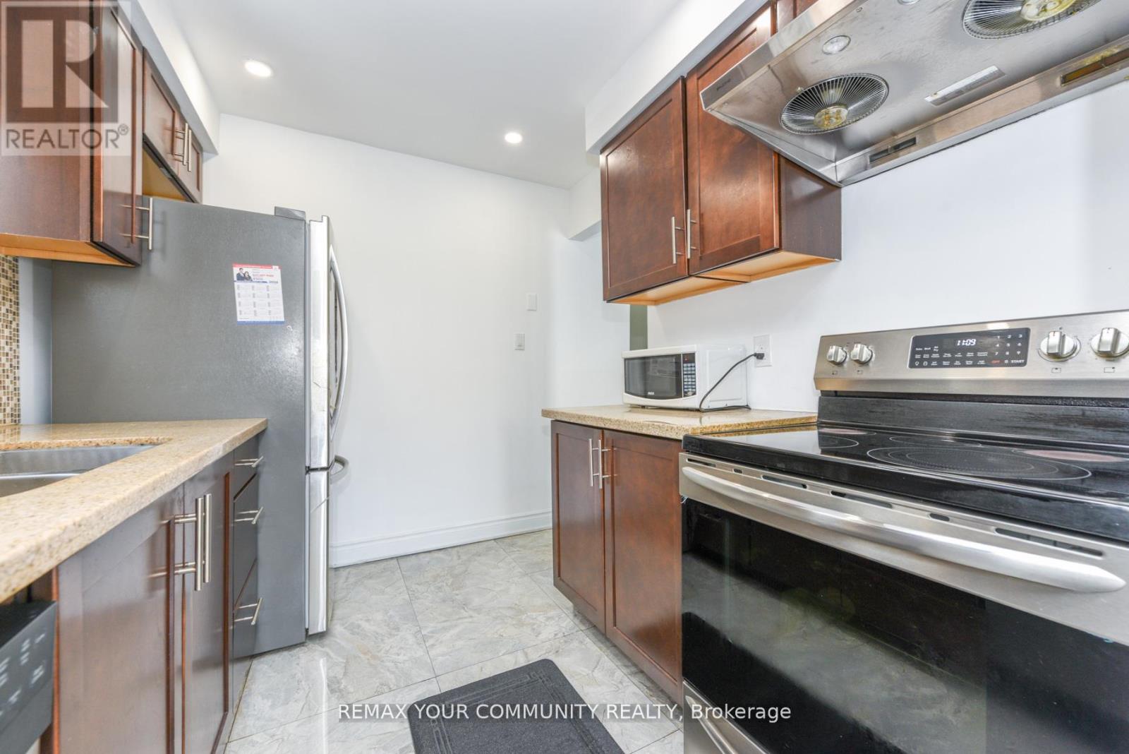 64 Chatfield Drive, Ajax, Ontario  L1T 2K1 - Photo 21 - E12970304