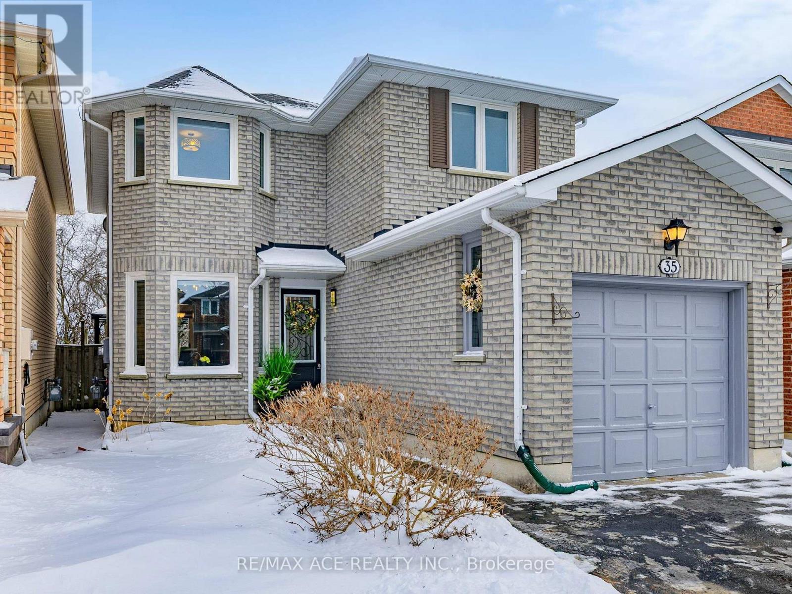 35 Stagemaster Crescent, Clarington, Ontario  L1E 2Y7 - Photo 2 - E12970368