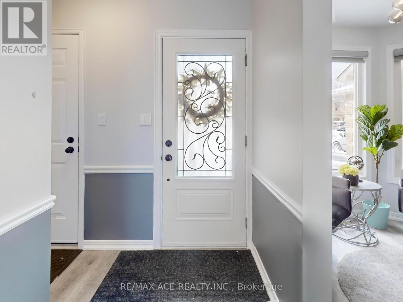 35 Stagemaster Crescent, Clarington, Ontario  L1E 2Y7 - Photo 4 - E12970368