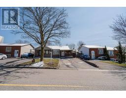 809 MONAGHAN AVENUE, Oshawa, Ontario