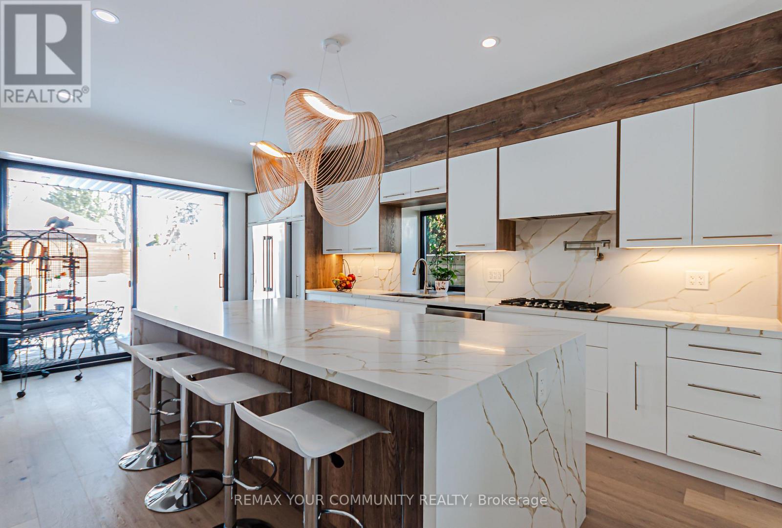 89 Gainsborough Road, Toronto (Woodbine Corridor), Ontario  M4L 3C3 - Photo 11 - E12970562