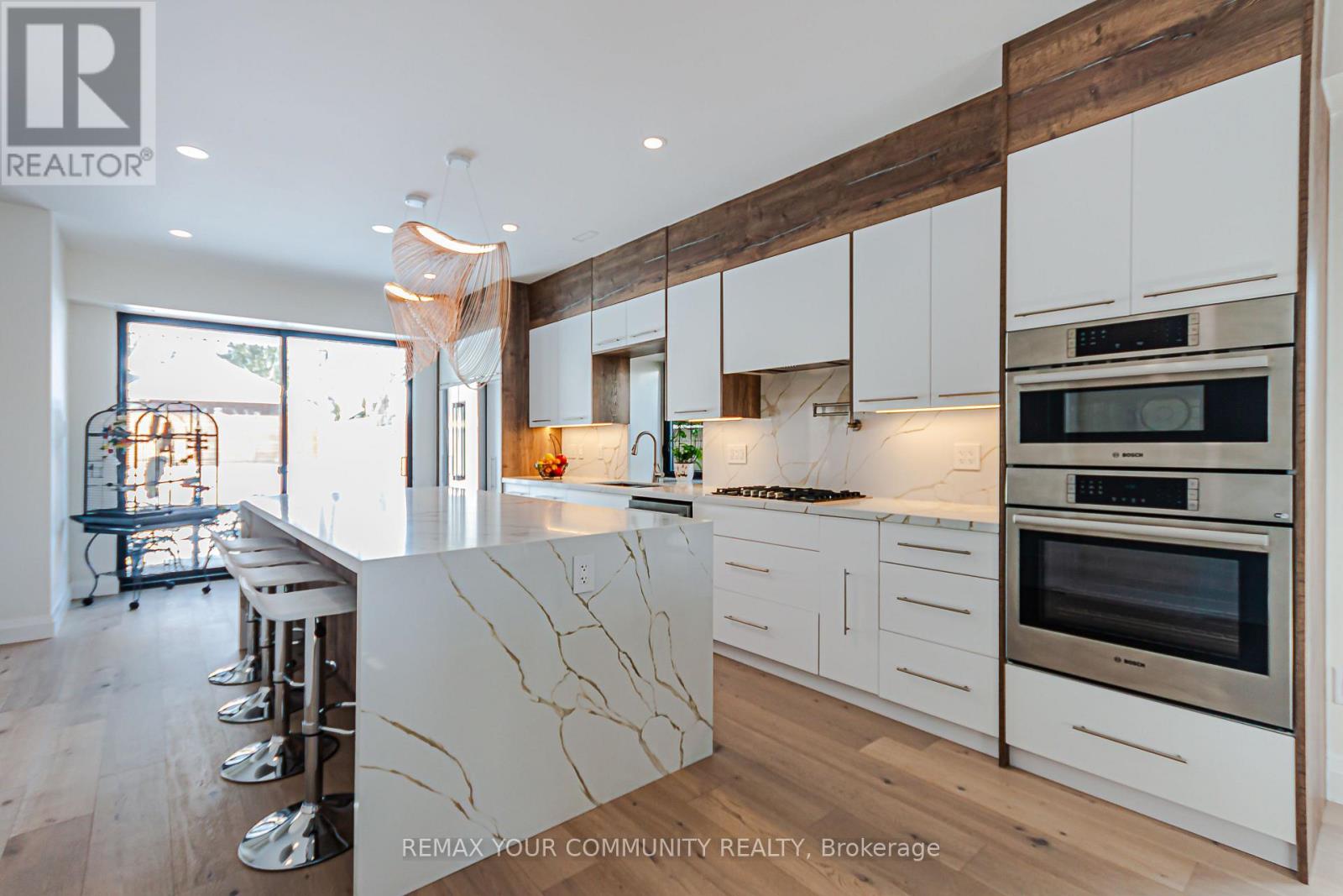 89 Gainsborough Road, Toronto (Woodbine Corridor), Ontario  M4L 3C3 - Photo 13 - E12970562