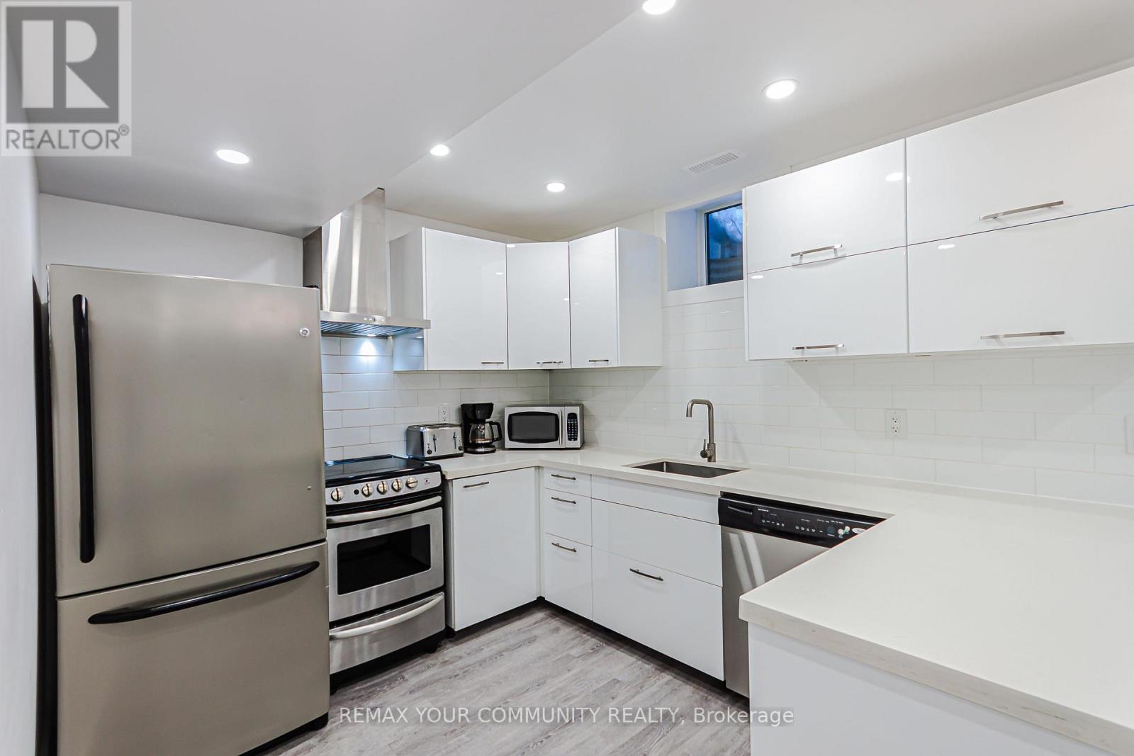 89 Gainsborough Road, Toronto (Woodbine Corridor), Ontario  M4L 3C3 - Photo 31 - E12970562