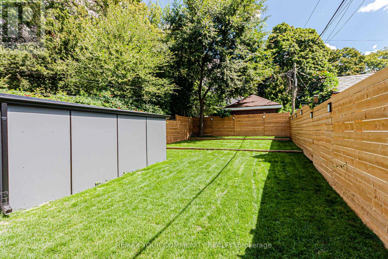 89 Gainsborough Road, Toronto (Woodbine Corridor), Ontario  M4L 3C3 - Photo 34 - E12970562