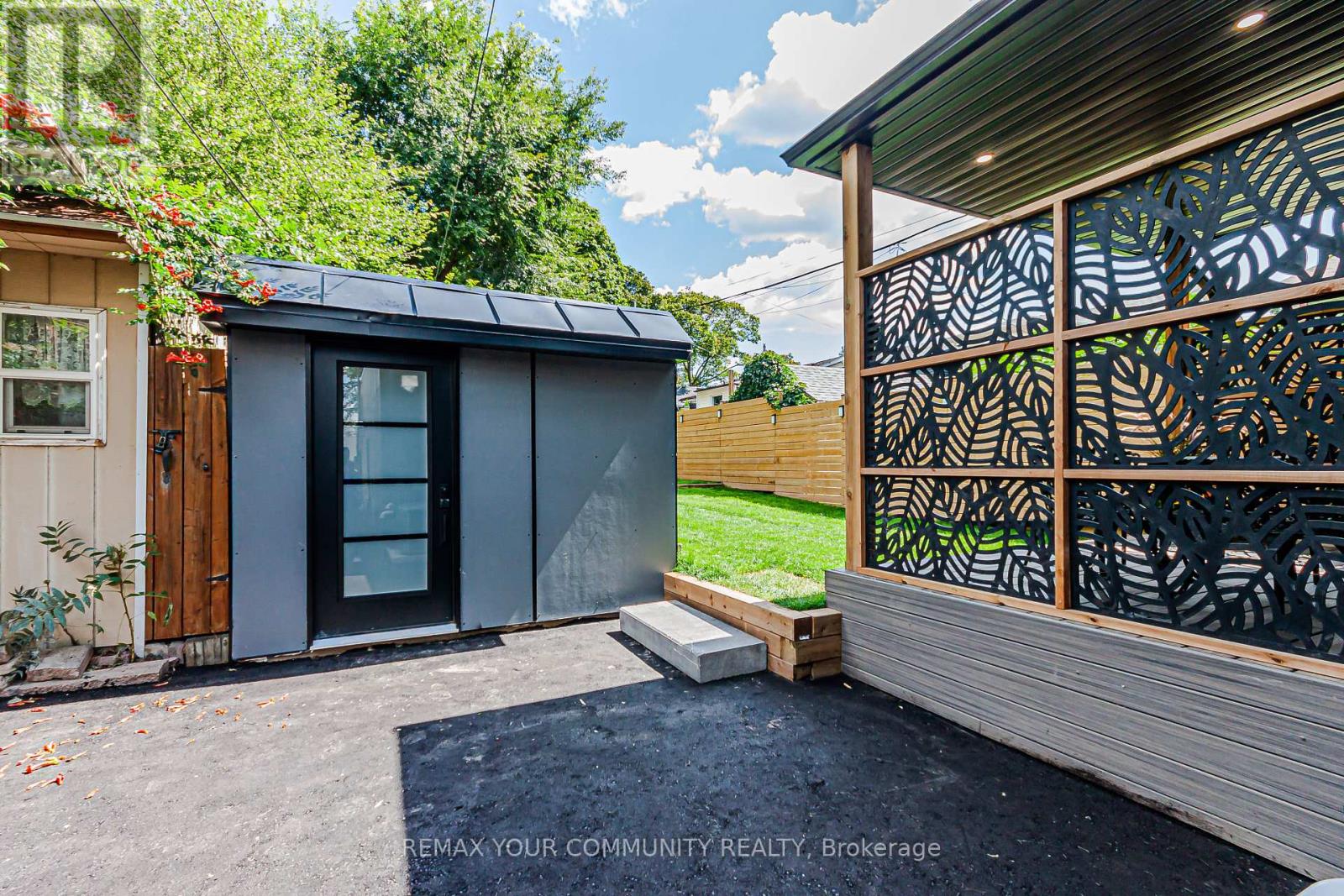 89 Gainsborough Road, Toronto (Woodbine Corridor), Ontario  M4L 3C3 - Photo 35 - E12970562