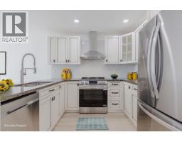 209 22356 MCINTOSH AVENUE, Maple Ridge, British Columbia