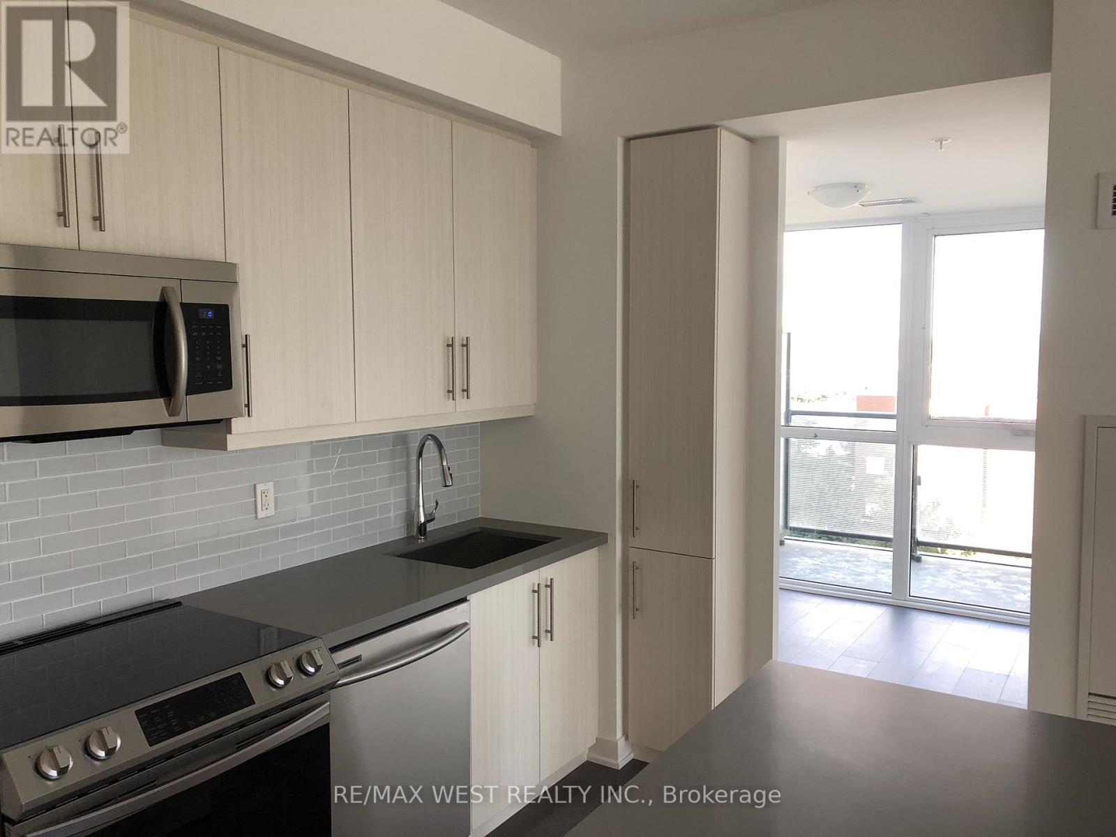 509 - 75 Oneida Crescent, Richmond Hill, Ontario  L4B 0H3 - Photo 8 - N12970346