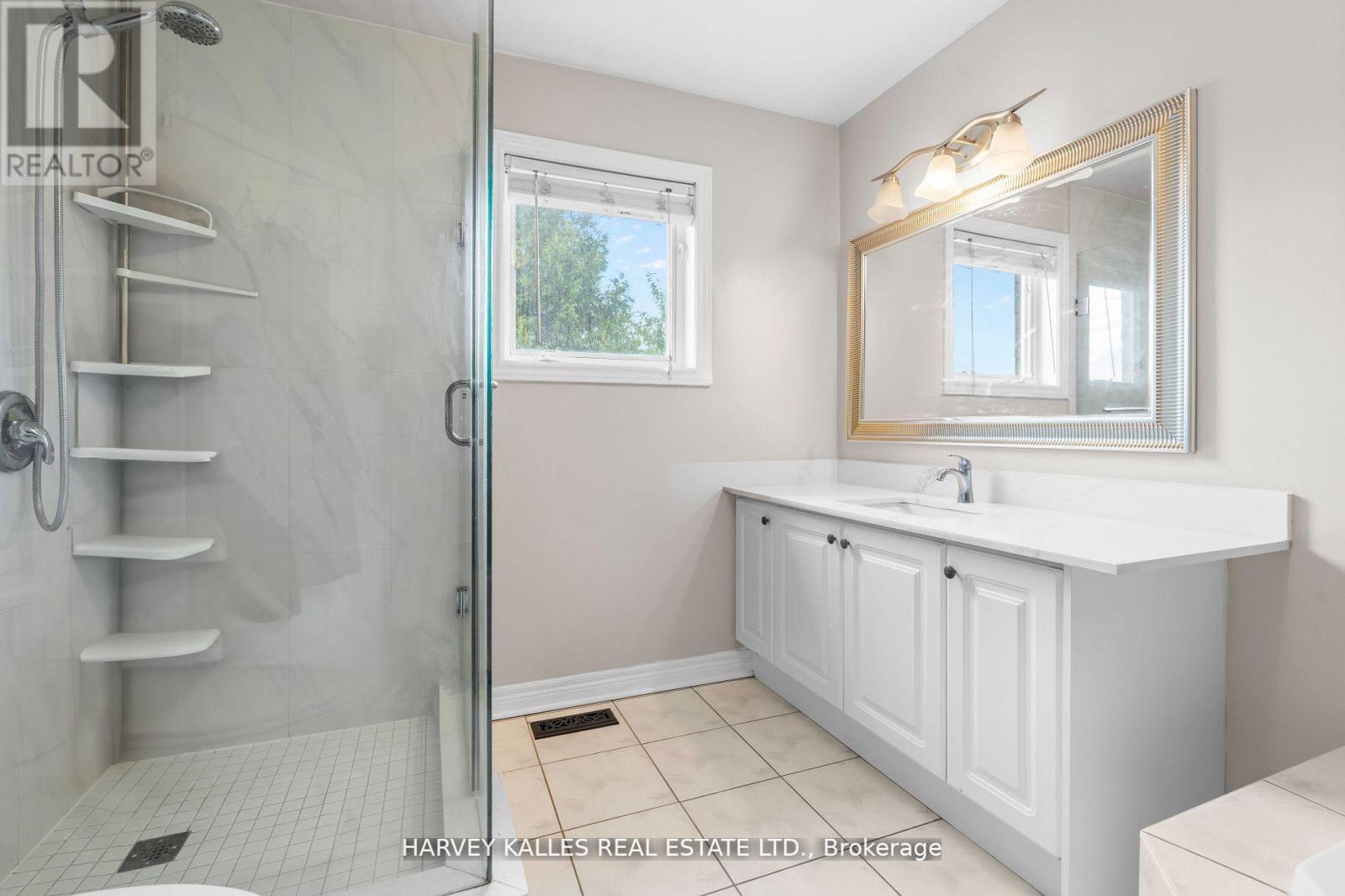 62 Kalmar Crescent, Richmond Hill, Ontario  L4E 3Z4 - Photo 33 - N12970354