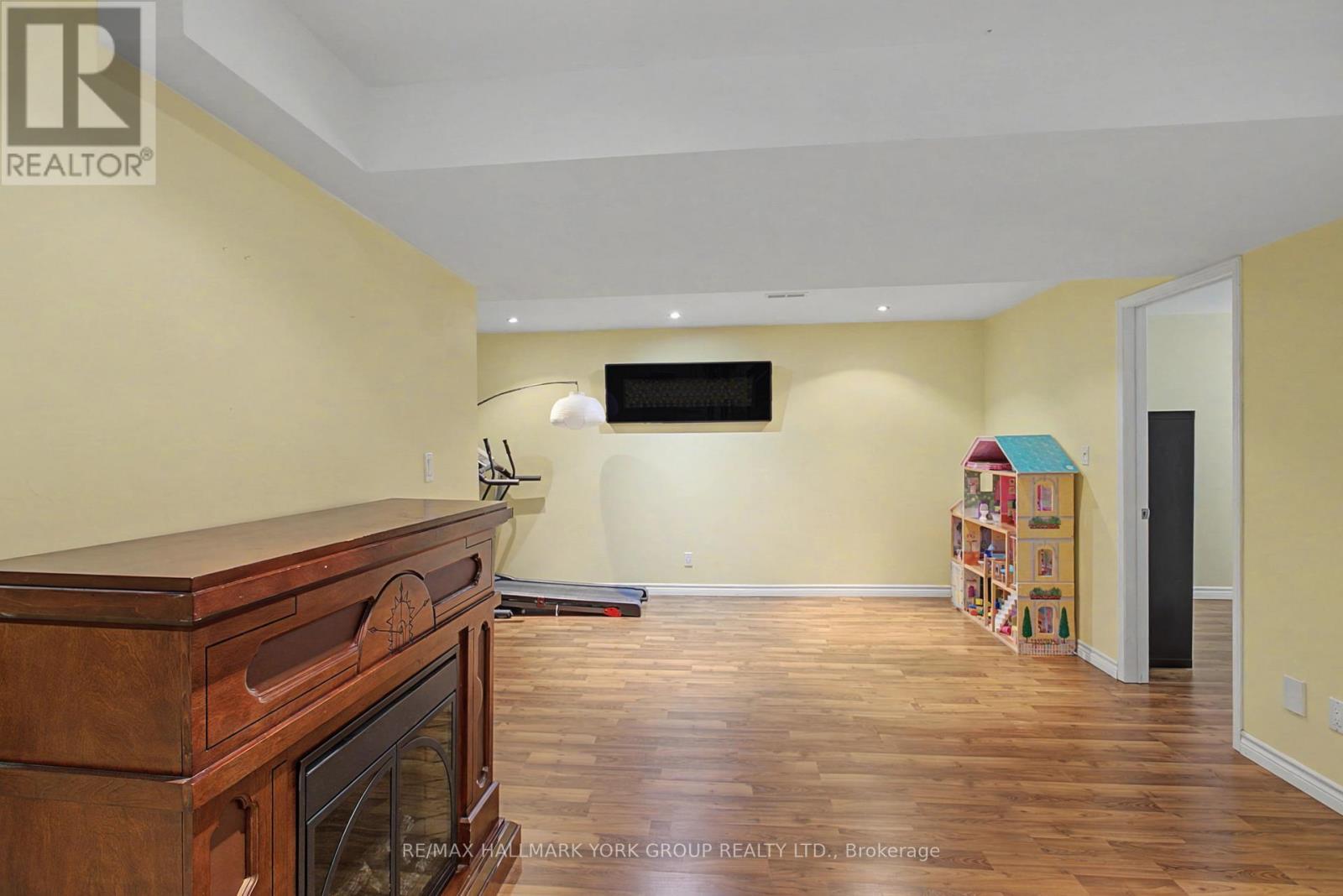 28 Hollingshead Drive, Aurora, Ontario  L4G 5J8 - Photo 25 - N12970422