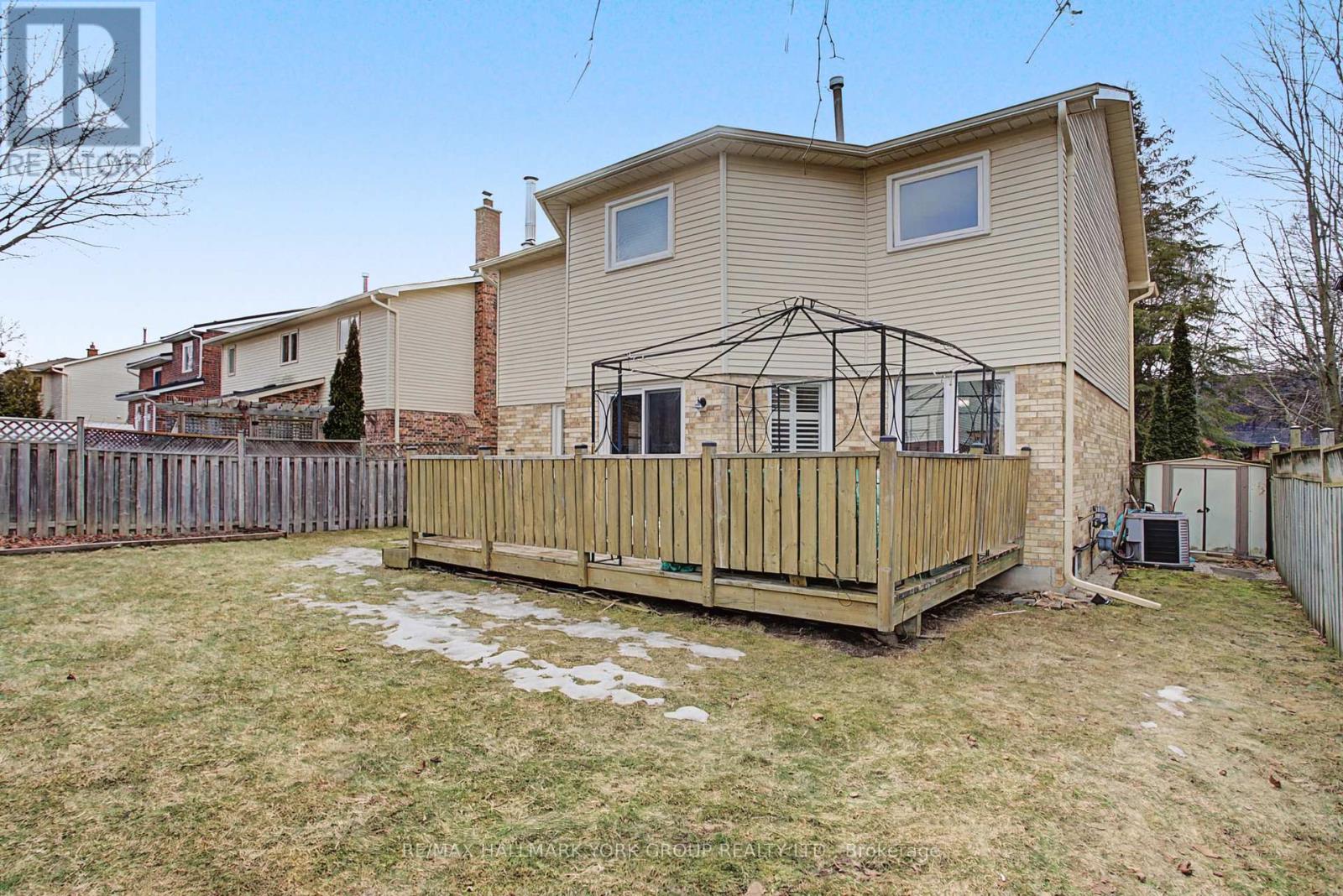 28 Hollingshead Drive, Aurora, Ontario  L4G 5J8 - Photo 31 - N12970422