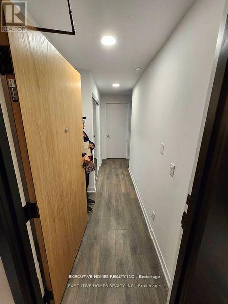 1124 A - 7950 Bathurst Street, Vaughan, Ontario  L4J 0B8 - Photo 2 - N12970494