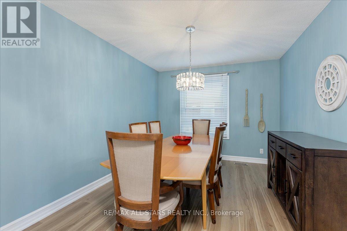 40 Chartwell Crescent, Georgina, Ontario  L4P 3N8 - Photo 10 - N12970540