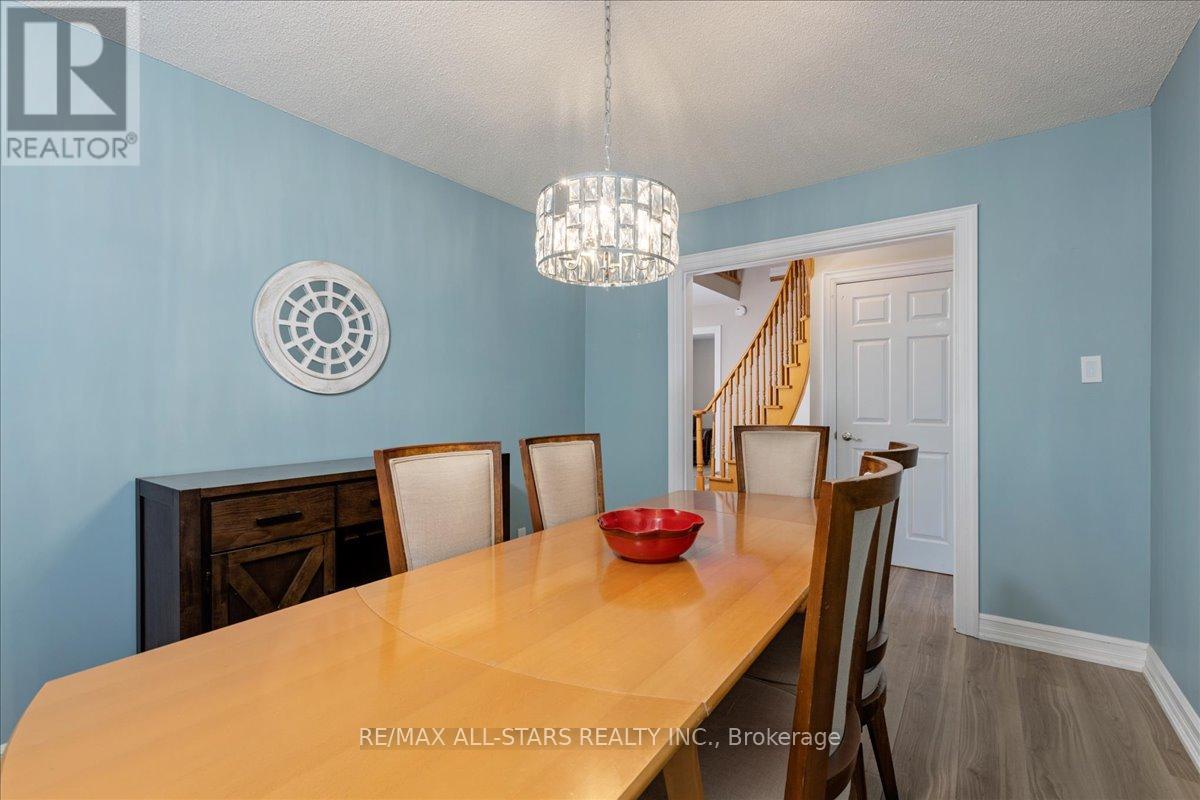 40 Chartwell Crescent, Georgina, Ontario  L4P 3N8 - Photo 11 - N12970540