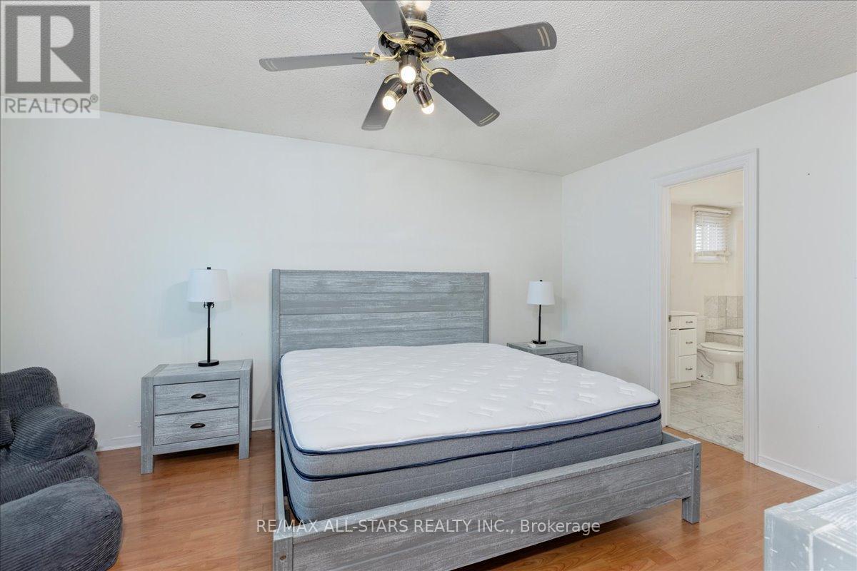 40 Chartwell Crescent, Georgina, Ontario  L4P 3N8 - Photo 17 - N12970540