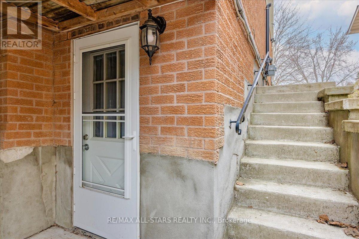 40 Chartwell Crescent, Georgina, Ontario  L4P 3N8 - Photo 25 - N12970540