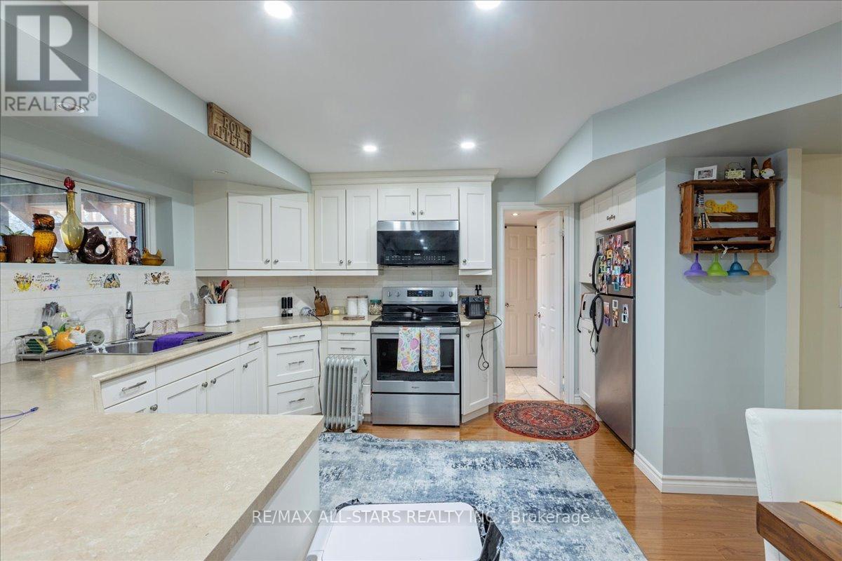 40 Chartwell Crescent, Georgina, Ontario  L4P 3N8 - Photo 27 - N12970540