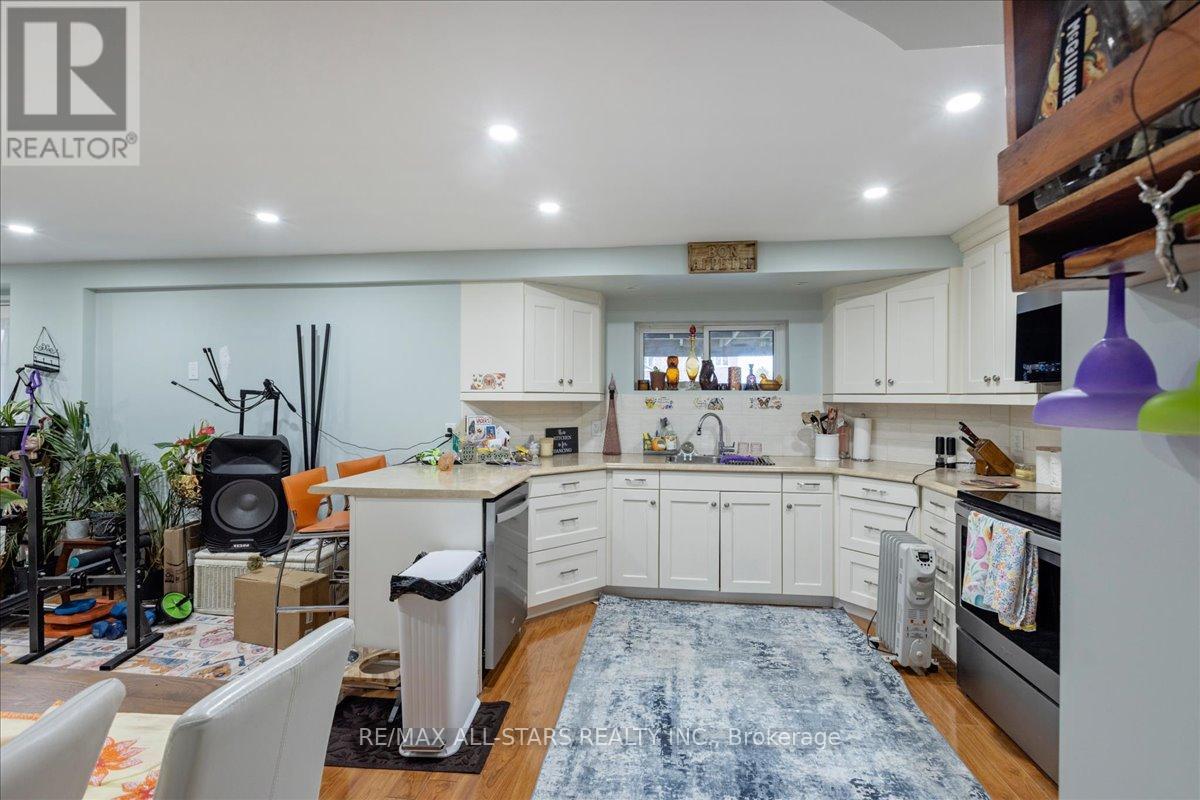 40 Chartwell Crescent, Georgina, Ontario  L4P 3N8 - Photo 28 - N12970540