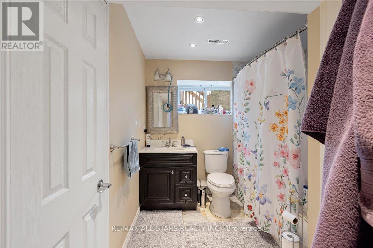 40 Chartwell Crescent, Georgina, Ontario  L4P 3N8 - Photo 31 - N12970540