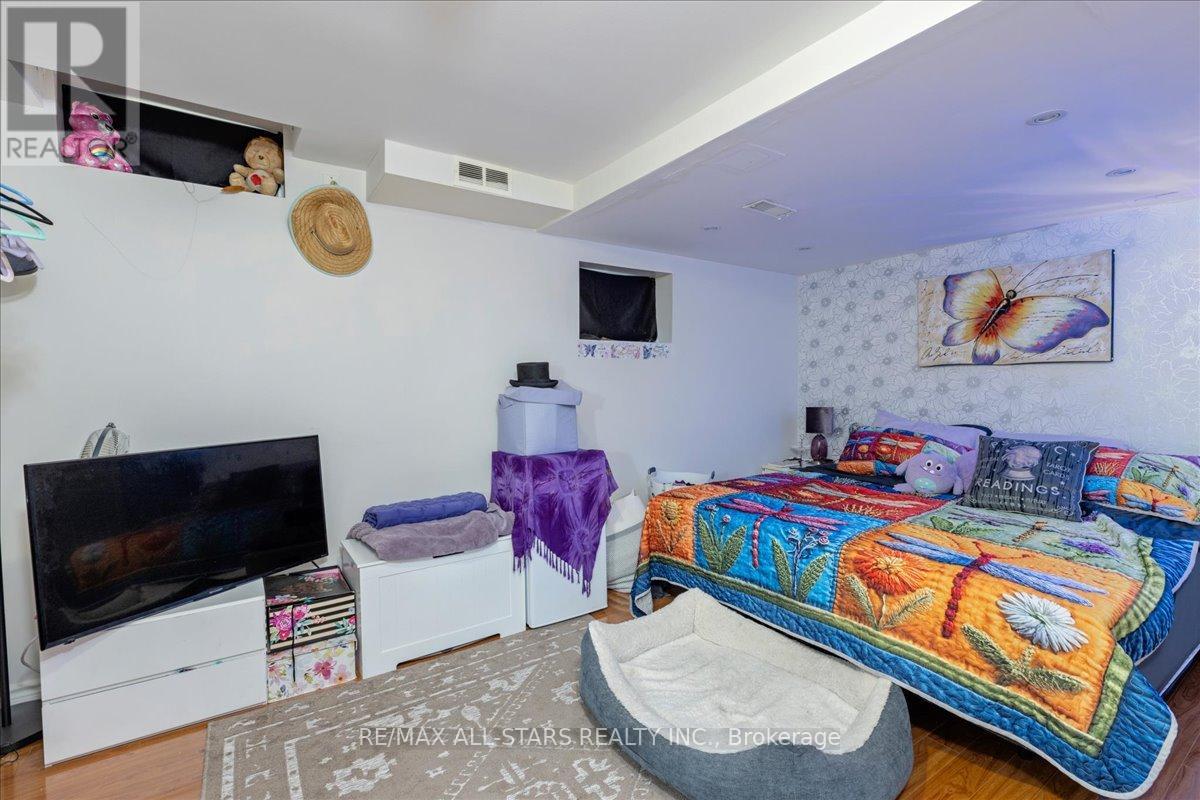 40 Chartwell Crescent, Georgina, Ontario  L4P 3N8 - Photo 32 - N12970540