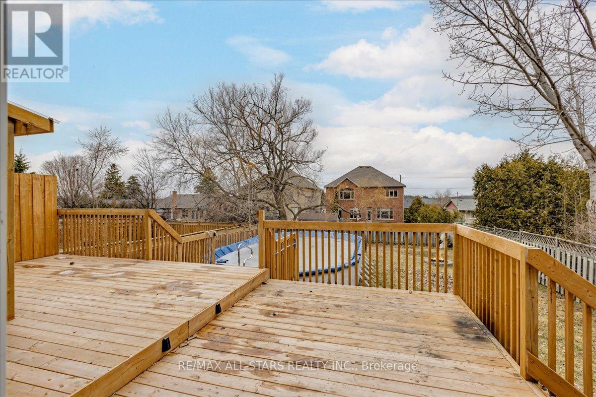 40 Chartwell Crescent, Georgina, Ontario  L4P 3N8 - Photo 33 - N12970540