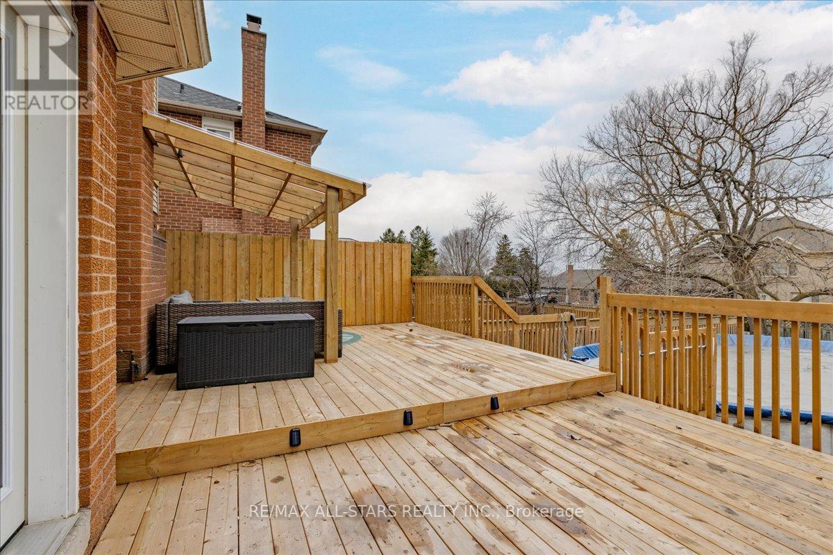 40 Chartwell Crescent, Georgina, Ontario  L4P 3N8 - Photo 35 - N12970540