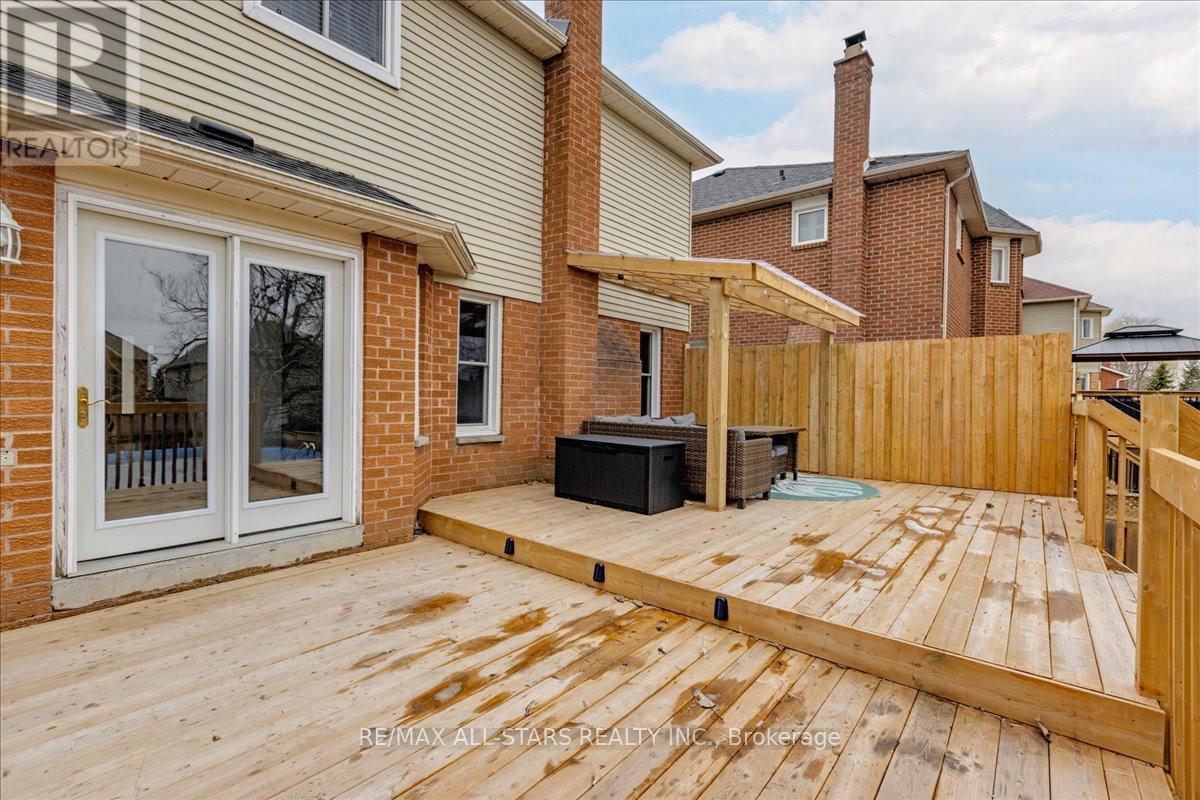 40 Chartwell Crescent, Georgina, Ontario  L4P 3N8 - Photo 36 - N12970540