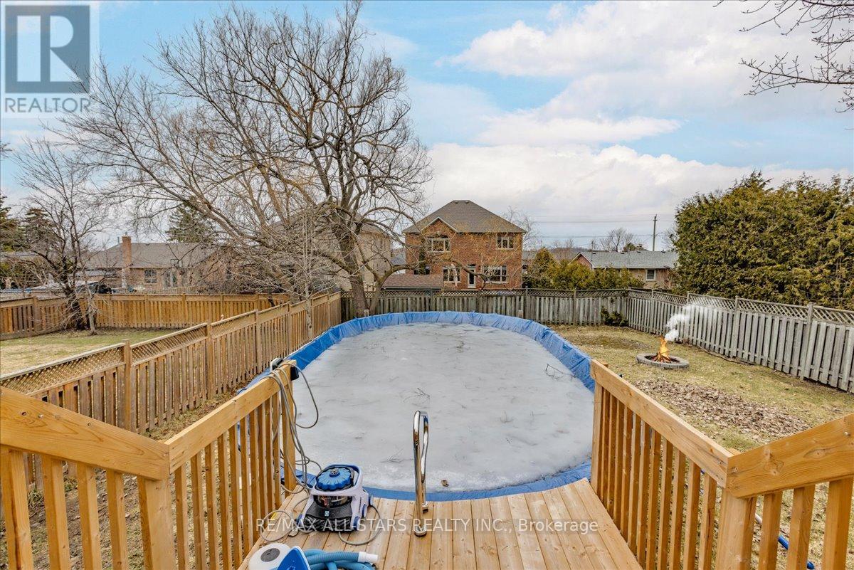 40 Chartwell Crescent, Georgina, Ontario  L4P 3N8 - Photo 37 - N12970540