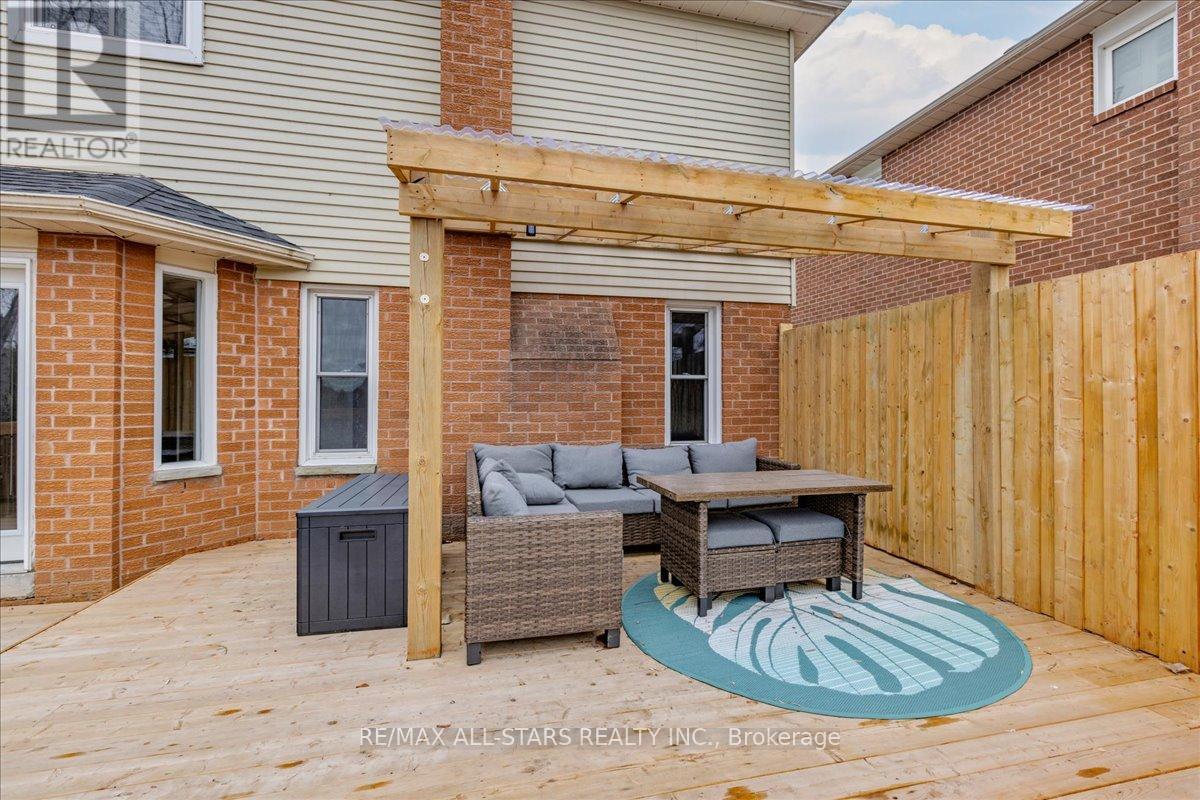 40 Chartwell Crescent, Georgina, Ontario  L4P 3N8 - Photo 38 - N12970540