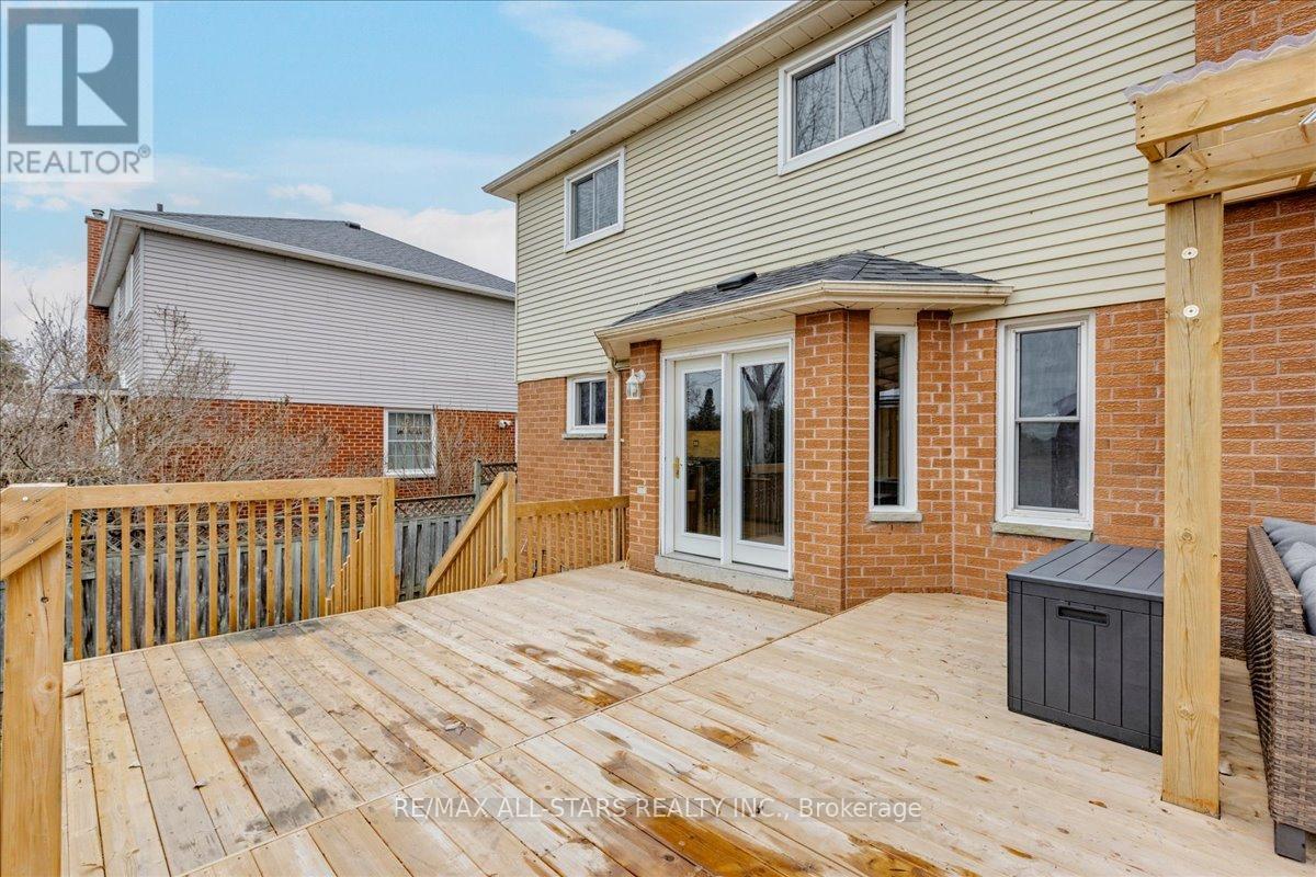 40 Chartwell Crescent, Georgina, Ontario  L4P 3N8 - Photo 39 - N12970540