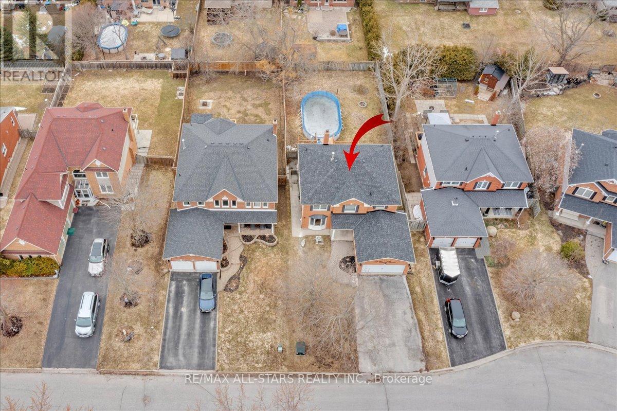 40 Chartwell Crescent, Georgina, Ontario  L4P 3N8 - Photo 47 - N12970540